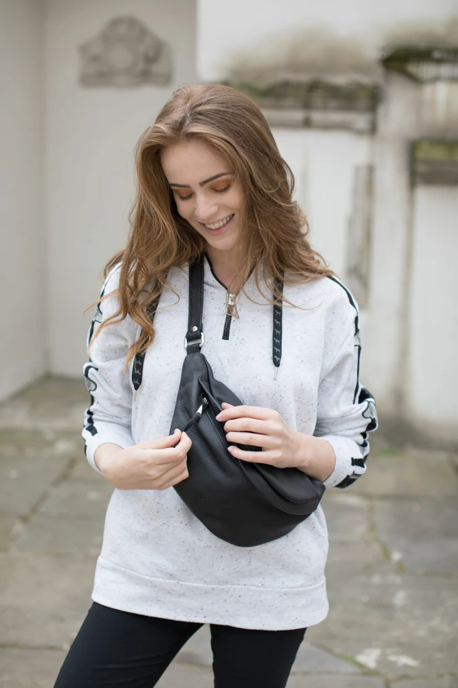 czarna_nerka_torebka_damska_typu_cross-body_saszetka