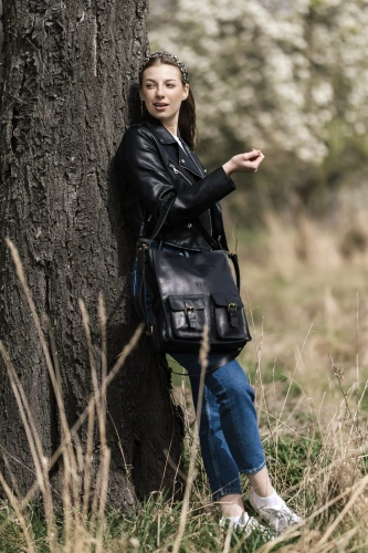 Stylowa czarna  torba  skórzana na ramię T5 