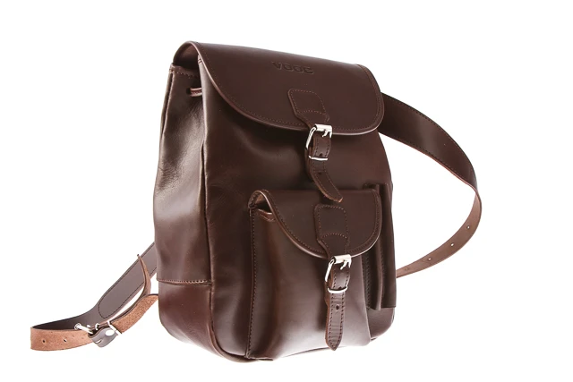 Modny klasyczny plecak skórzany VOOC Vintage P1. Plecak skórzany unisex w stylu vintage dla miłośników prawdziwej klasyki. Jednokomorowy plecak damski, męski zapinany na tradycyjne klamry.  
