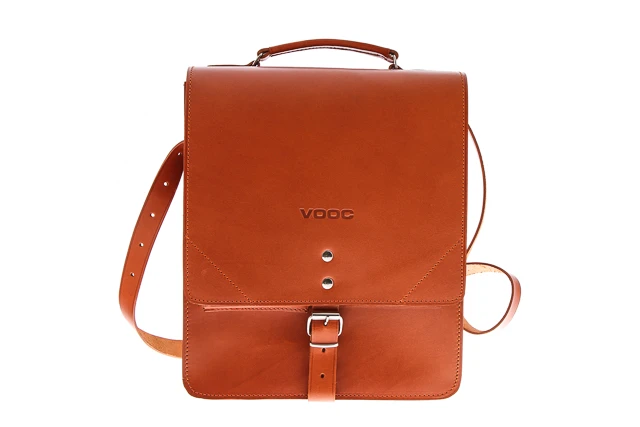 Raportówka skórzana na ramię VOOC Vintage P37. Duża dwukomorowa skórzana raportówka w stylu vintage mieszcząca format A4. Torba dedykowana dla biznesmenów i studentów. Damska, męska