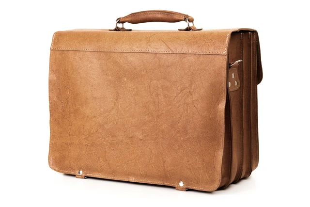 bardzo przestronna i funkcjonalna torba biznesowa zaprojektowana w nowoczesnym i modnym stylu casual. Na laptopa 17" vooc tc 12