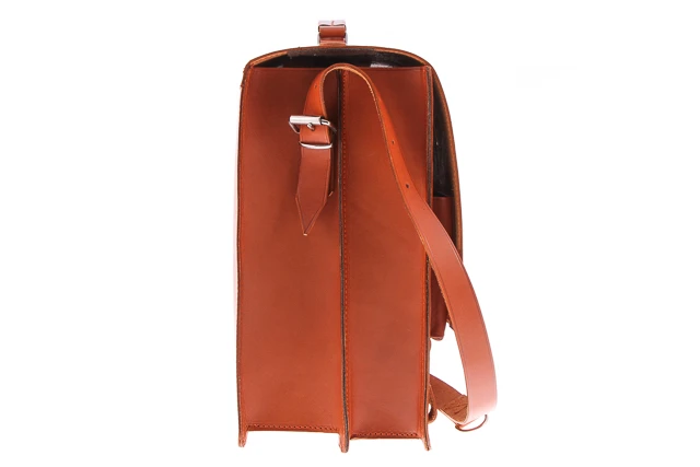 Raportówka skórzana na ramię VOOC Vintage P37. Duża dwukomorowa skórzana raportówka w stylu vintage mieszcząca format A4. Torba dedykowana dla biznesmenów i studentów. Damska, męska