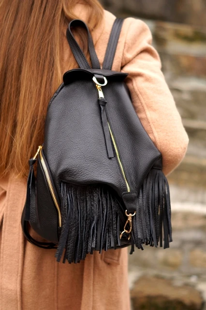 czarny-plecak-torebka-ze-skory-naturalnej-fredzle-boho