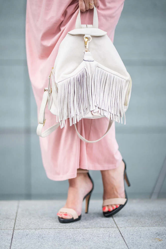 Ekskluzywny-wygodny-plecak-torebka-damska-ze-skory- naturalnej -Boho-VOOC-kremowy-cream