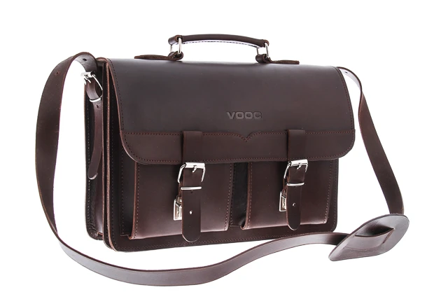 Klasyczna teczka skórzana VOOC Vintage P12.  Torba z funkcją plecaka ze specjalną przegrodą na laptop. Posiada odpinany pas nośny oraz szelki do noszenia jako plecak, dzięki temu torbę można dowolnie konfigurować według potrzeb. 