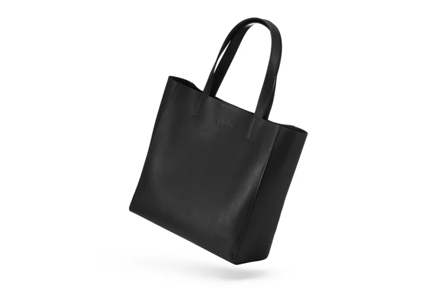 Shopper bag KATE, damska torba skórzana VOOC P44 czarna Ekskluzywna, skórzana Shopperka  Kate urzeka elegancją, prostą formą i pięknym wykończeniem matowym. Jest uniwersalna, modna, przestronna. Stworzona dla wymagających i aktywnych kobiet.